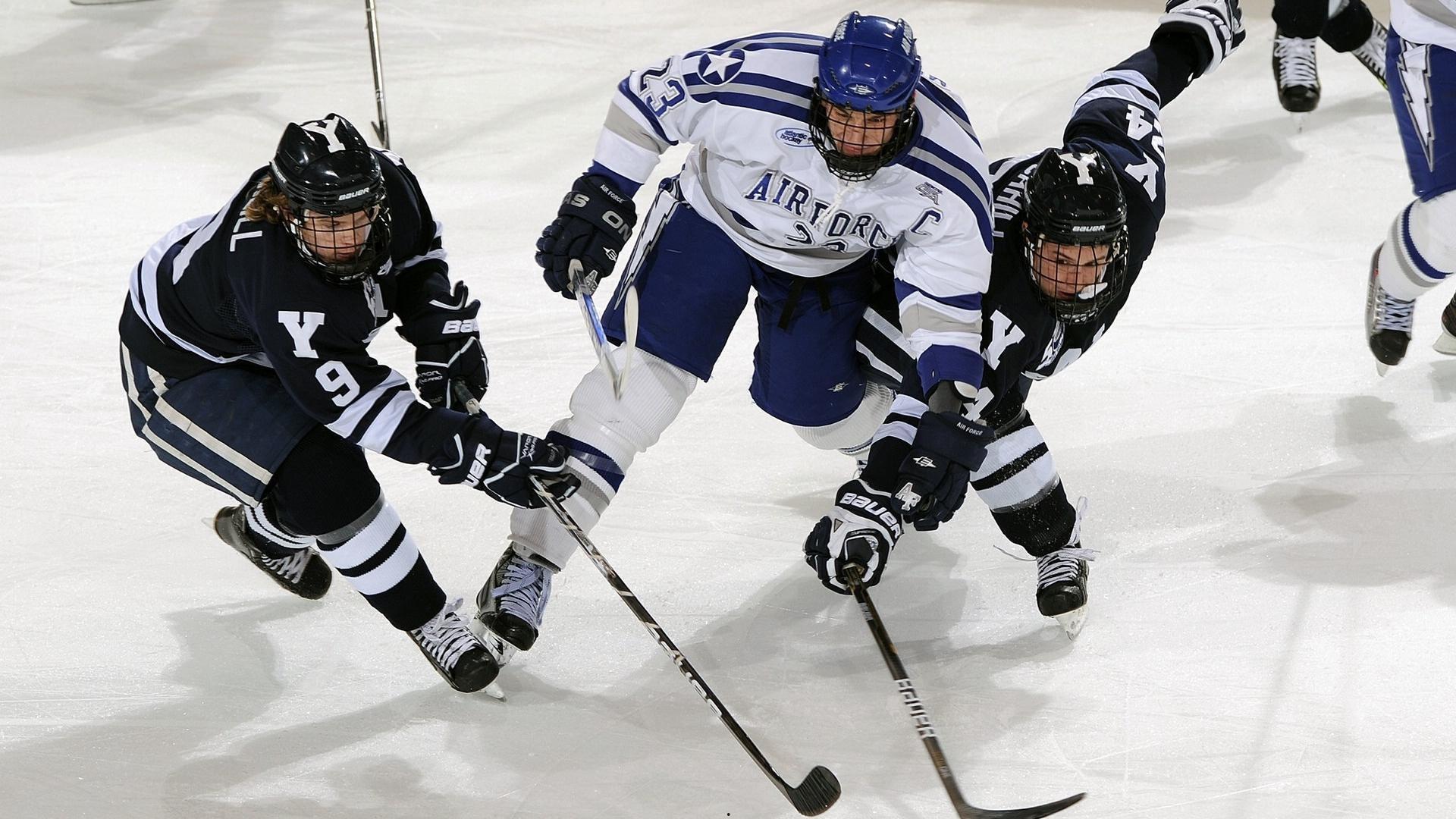 真硬汉!米切尔首节带脚踝伤7中3独揽13分,骑士逆境燃斗志
